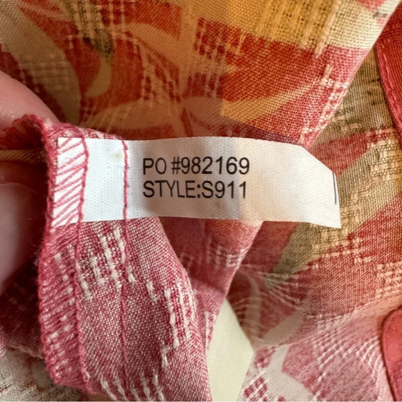 Hilo Hattie 100% Silk Button Up Shirt Size 10 Women's Pink Floral Hawaiian Beach - Picture 10 of 11